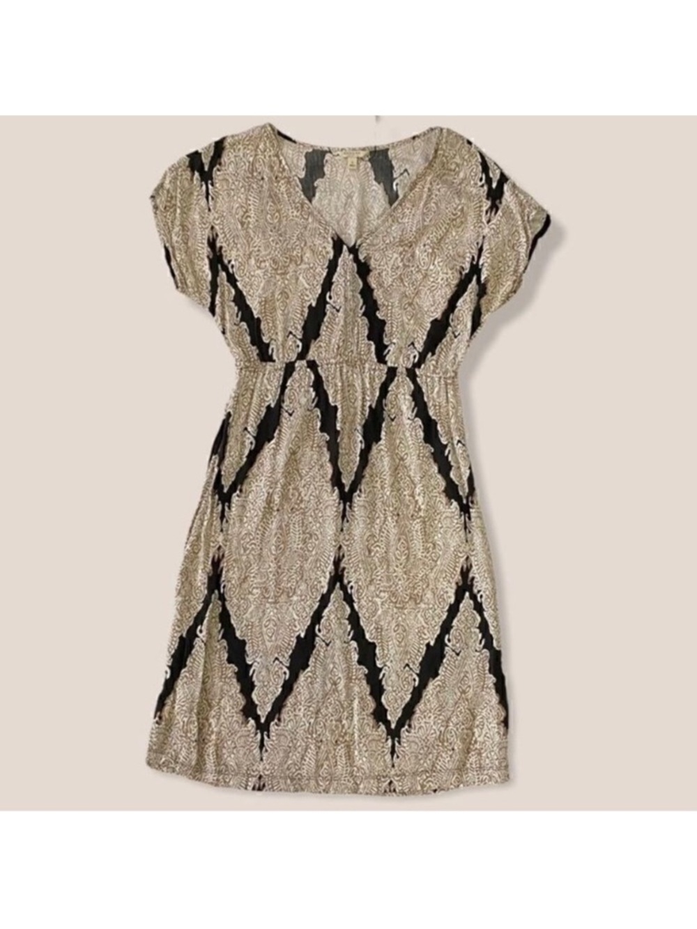Sonoma Printed V-Neck Short Sleeve Dress in Beige and Black